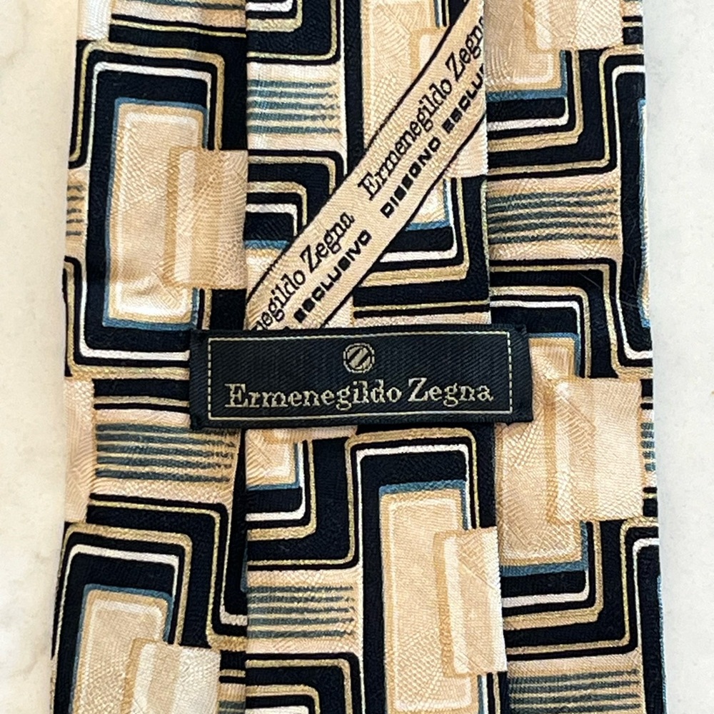 Ermenegildo Zegna Silk Tie with Black and Cream Geometric Design